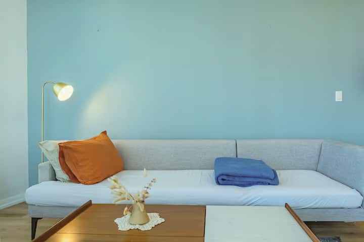 Stylish 2br Downtown Condo |Pool, Hot Tub, Gym| - トロント