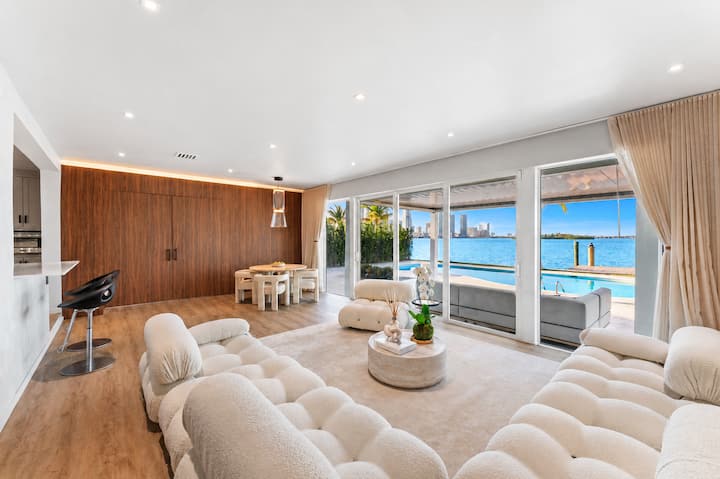 Miami Waterfront Villa W/ Pool, Spa & Sunset Views - Miami