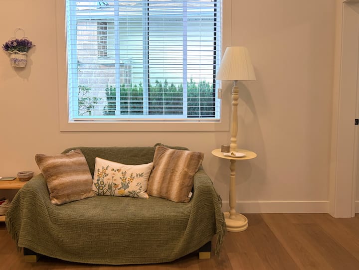 Gem Stay - Surrey