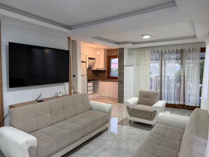 Havuzlu Müstakil Bahceli 4+1 Vi̇lla - Kuşadası