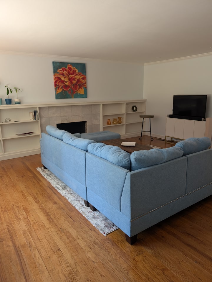 Home In Shoreline-10 Minute Walk To Light Rail! - Edmonds, WA