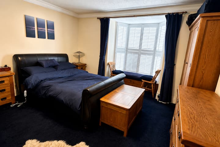 1 Bed - Sleeps 4 - Parking - Pets - Town Centre - Wadebridge