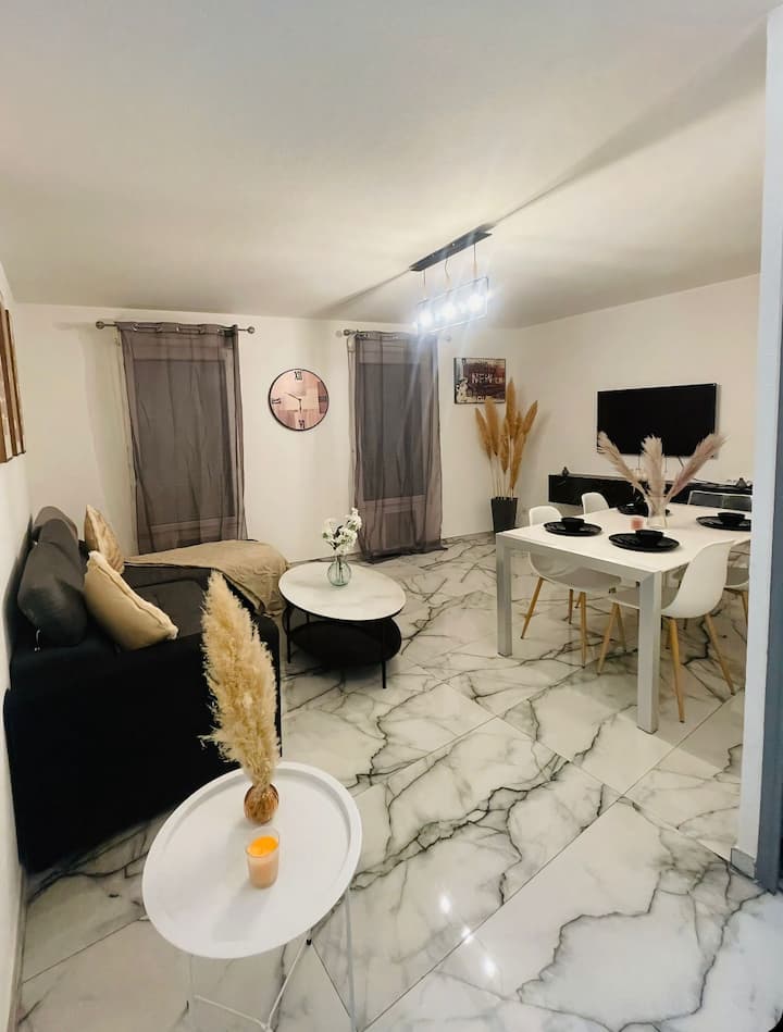 Appartement 6 Voyageurs - Nimes