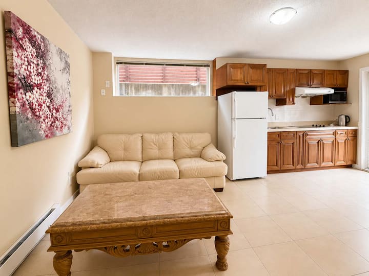 Bright & Spacious Suite In Quiet Vancouver West - Vancouver