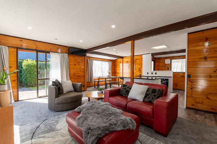 Redwoods Retreat - Just 350m To The Redwoods! - Rotorua