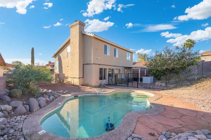 Cozy 3br Escape, Poolside Grill & Chill Spot - Marana, AZ