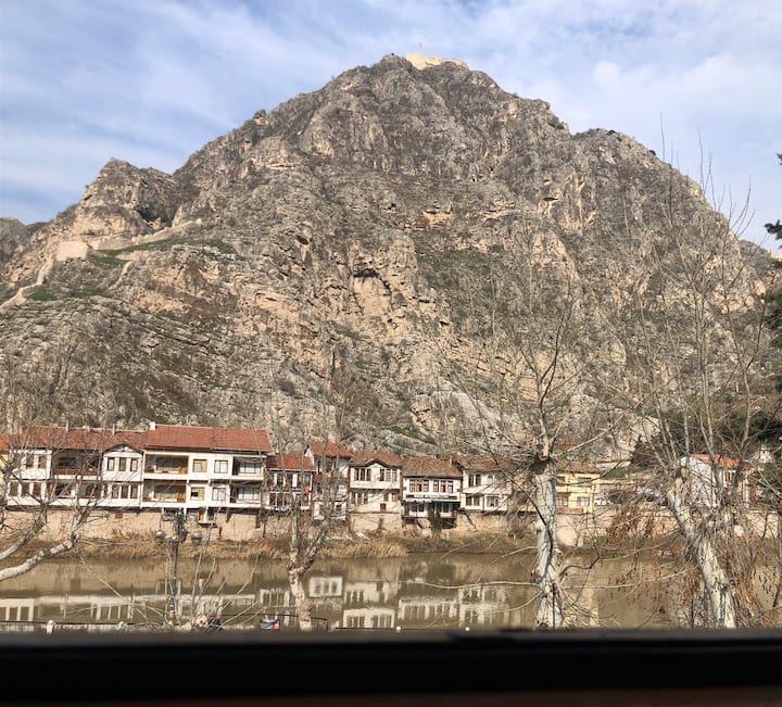Yeşil Irmak Manzaralı Mor Salkım Odamız - Amasya