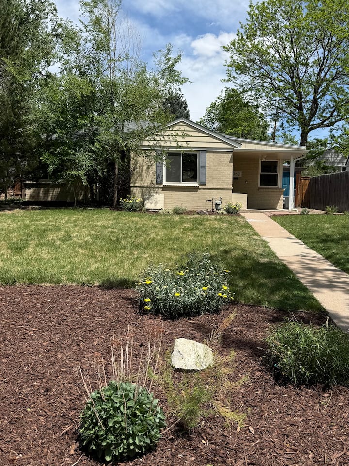 Charming Montclair Retreat With Backyard Oasis - Denver, CO