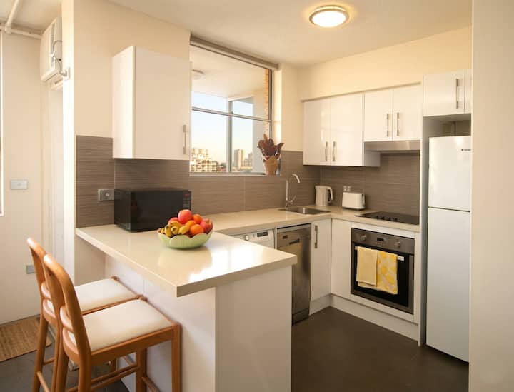 Bondi Studio: Rooftop Pool, Walk To Beach, Balcony - Sydney