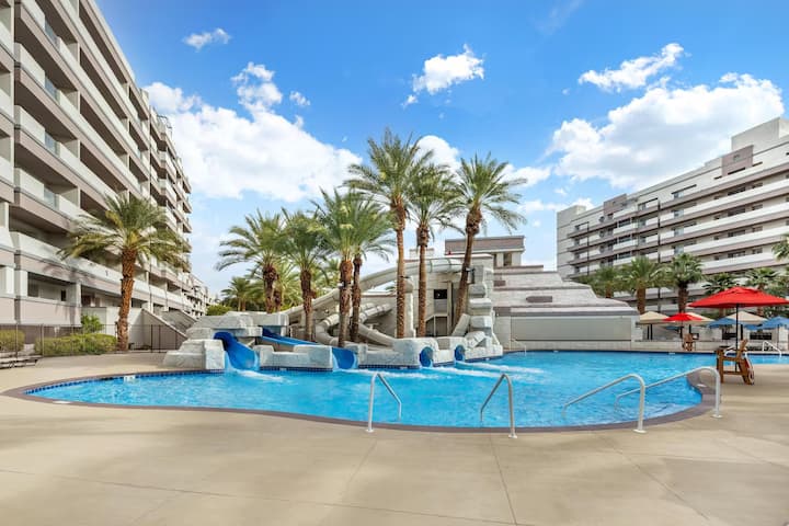Resort Escape In Las Vegas W/ Parking | 2 Units - Las Vegas, NV