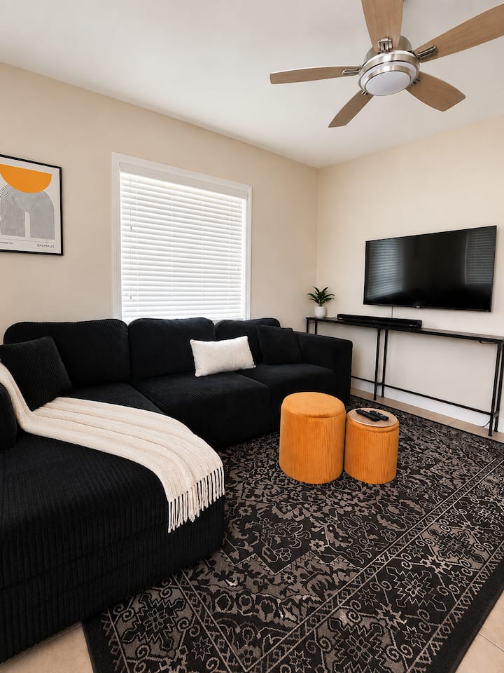 Quiet Furnished East Pasadena Casita - Pasadena, CA