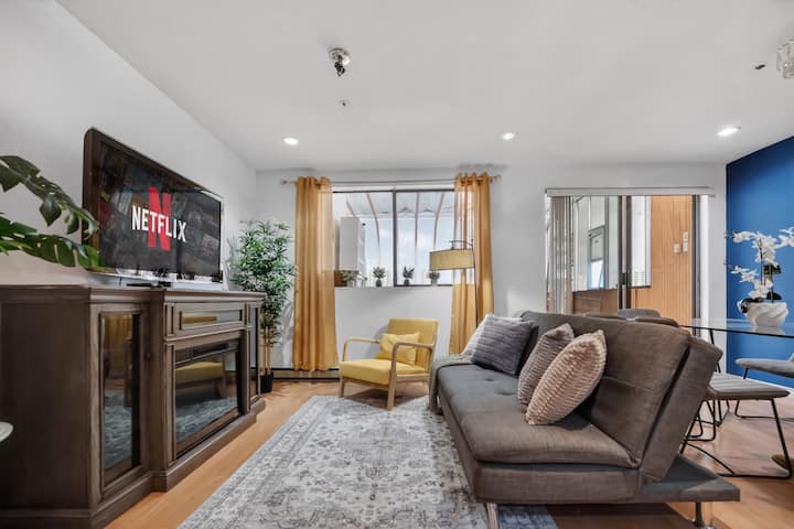 Spacious Kingsway Apartment | Bright & Central - Vancouver