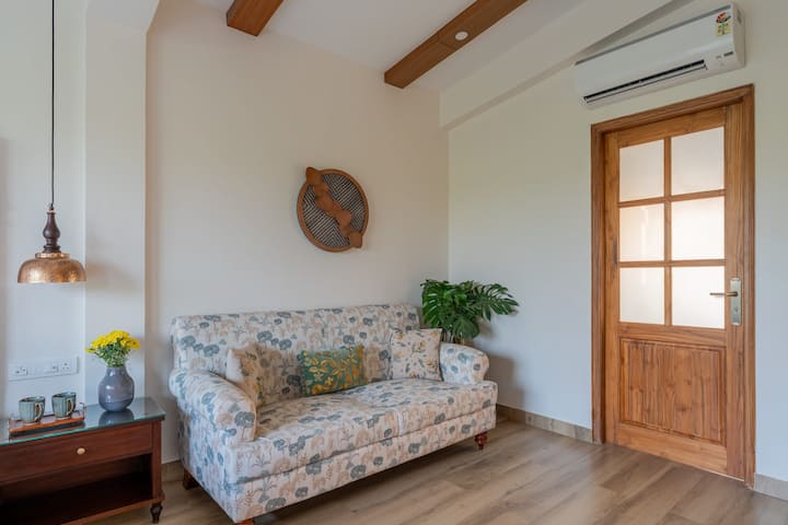 Living room image 4