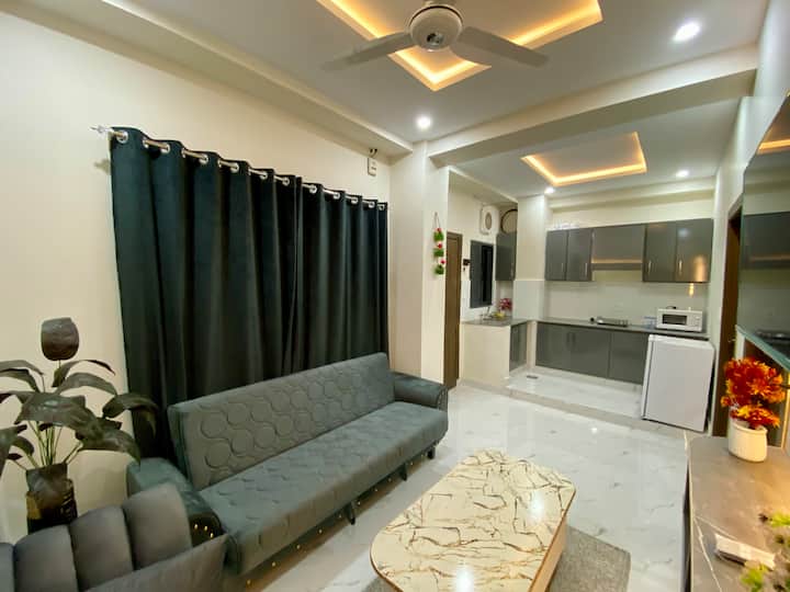 Luxury 2bhk Retreat In A Peaceful Area - Islamabad