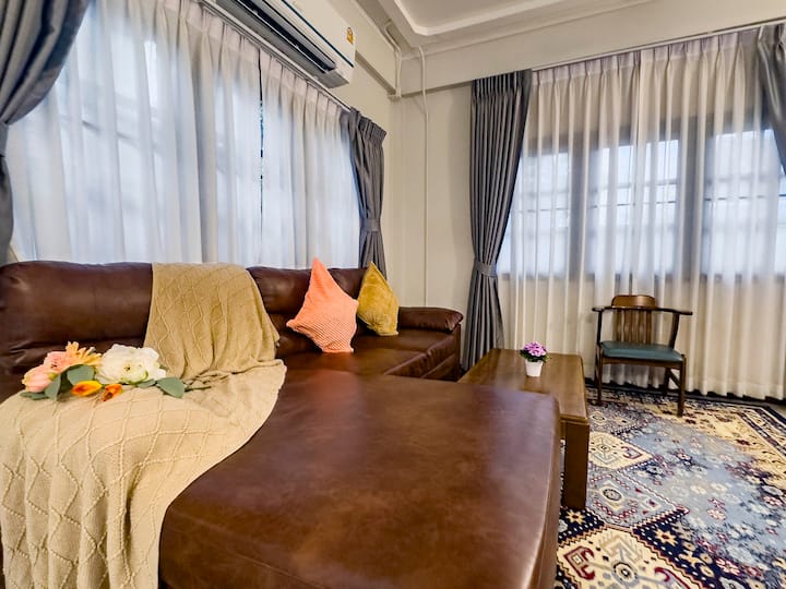 4 Br Home Near Old City/airport - Chiang Mai