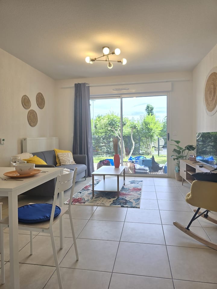 Sweet Homes | Appart Vintage | Centre Parking Pmr - Saintes