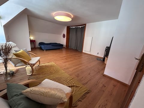 Top Airbnb: Studio Herzensraum. In the Heart of Graz. in Innere Stadt