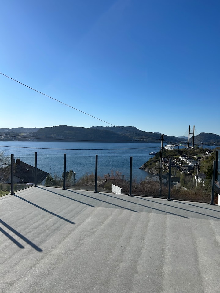 Hus Med Fantastisk Utsikt,  Stor Terrasse Og Hage. - Bergen, Norway
