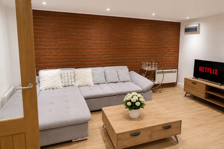 Shoreditch Flat Near Brick Lane & Liverpool Street - London