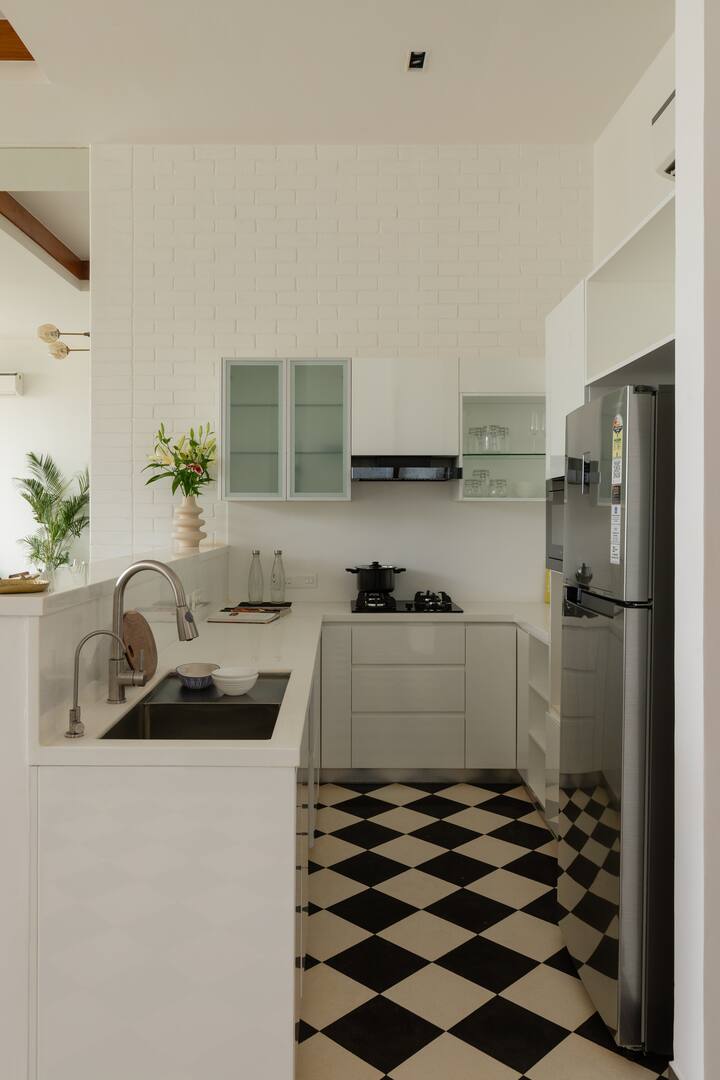 Full kitchen image 1