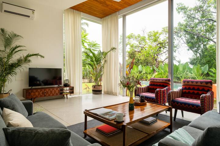 Living room image 5
