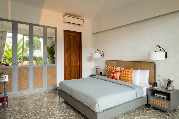 Bedroom 1 image 2
