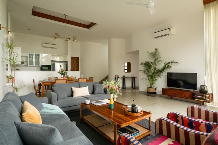 Living room image 4