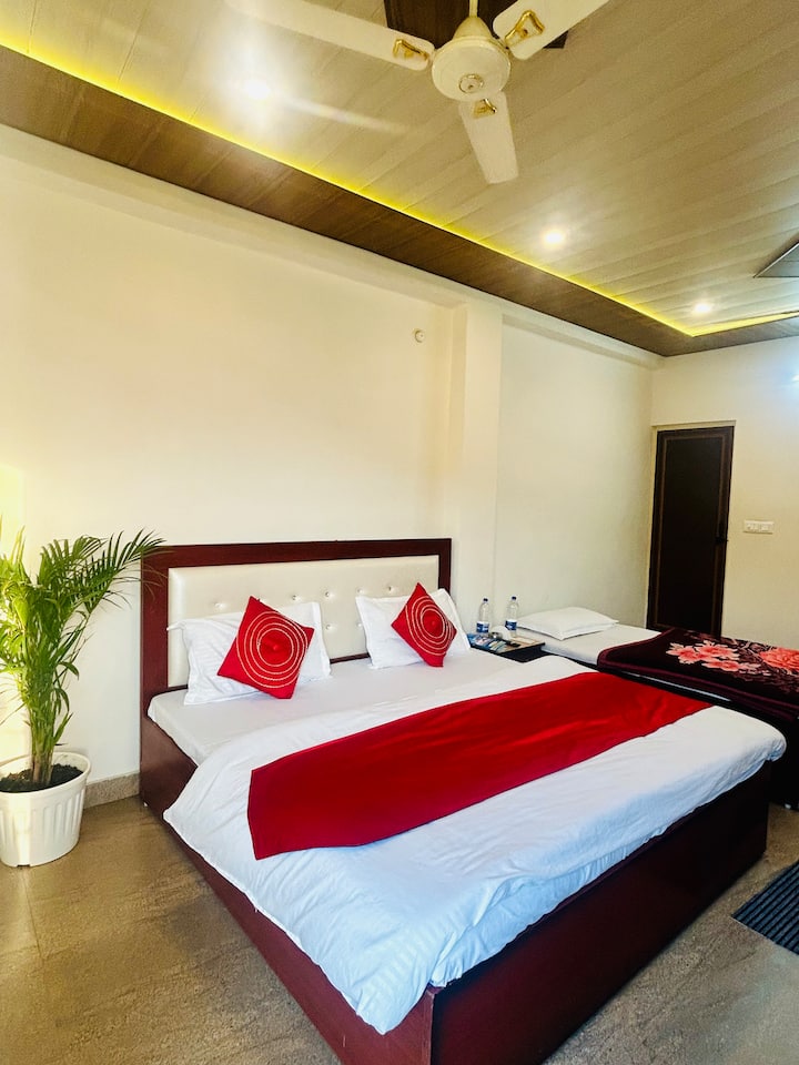 The Misty View Room - Haldwani