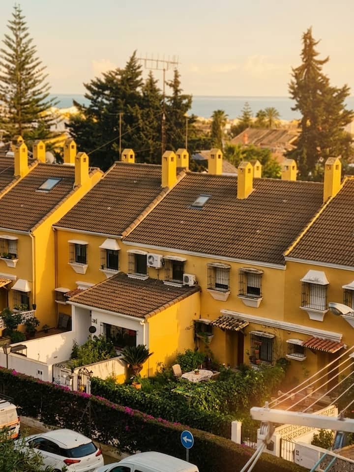 Vistas a los tejados andaluces del barrio desde el apartamento.