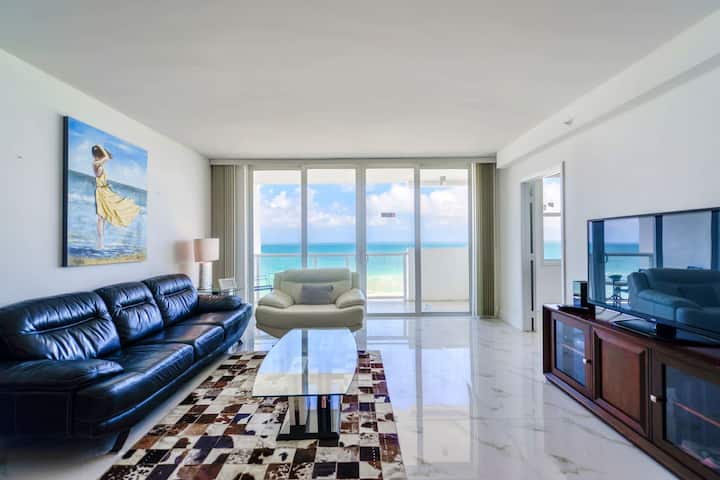 Oceanfront Condo | Steps From The Beach - Miami Beach