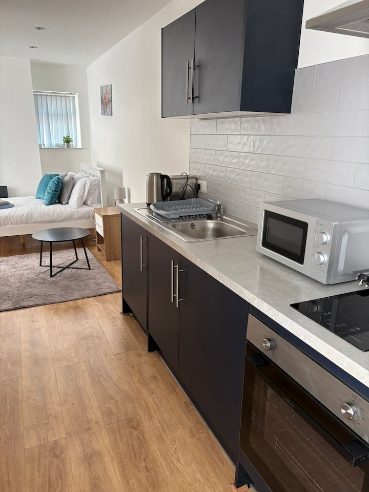 Stylish Wolverhampton Stay | Near Molineux Stadium - Portobello - West Midlands