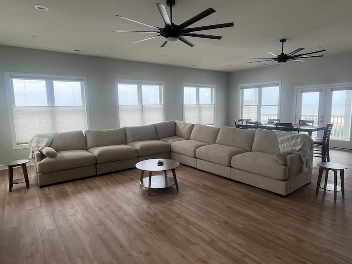 Blue Oasis
 Sleeps 12 With Breathtaking Views - Cedar Point, NC