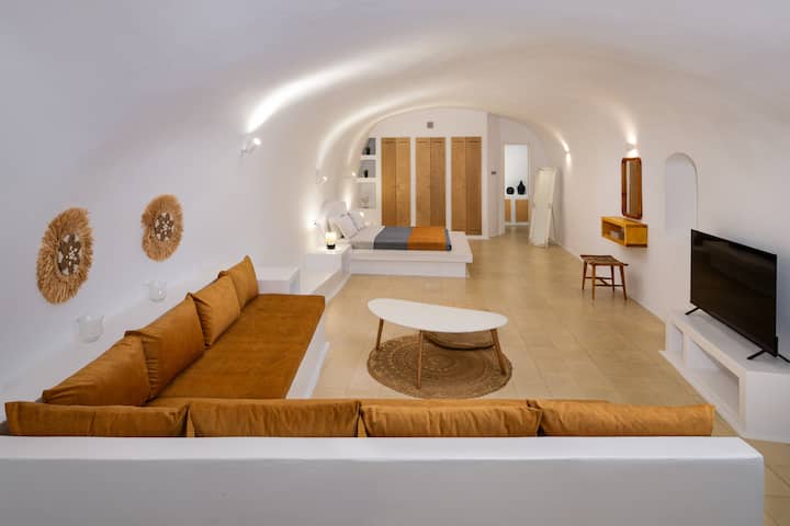 Deluxe Suite With Pool View By Orasis Houses - 聖托里尼