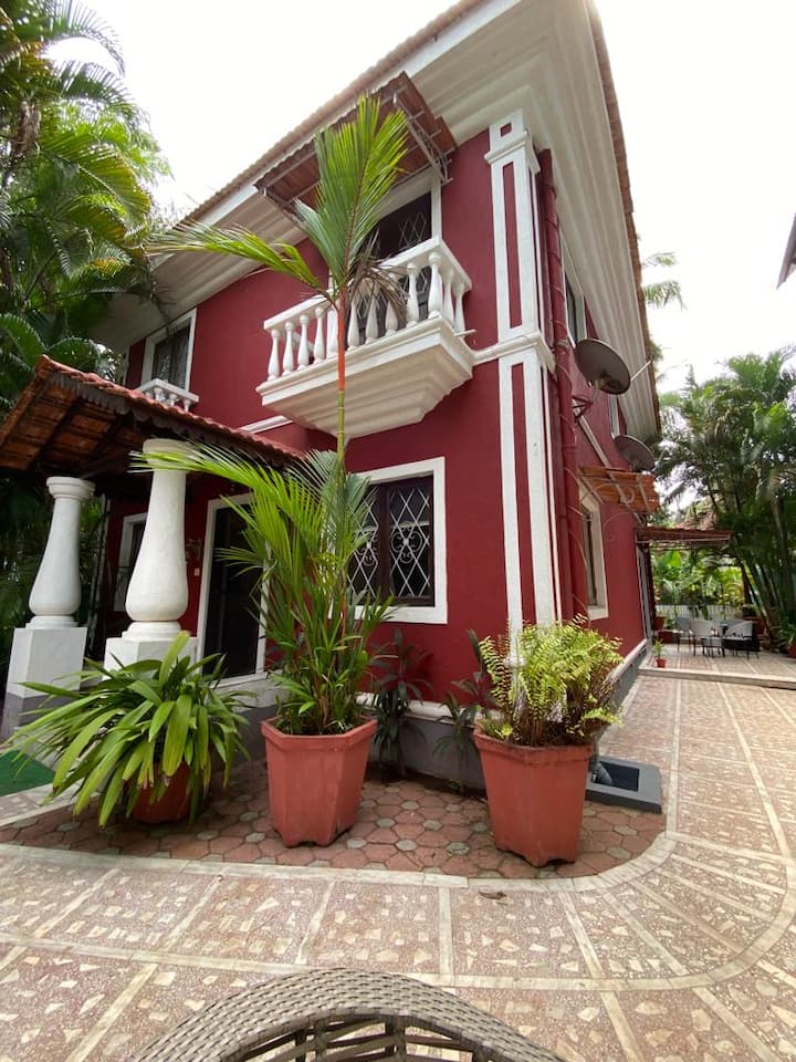 Exterior image 2