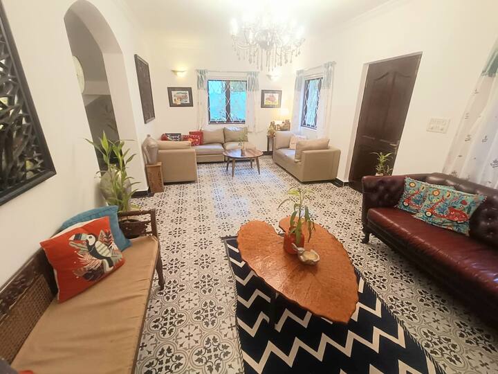 Living room image 3