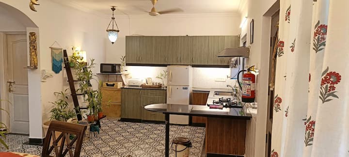 Full kitchen image 1