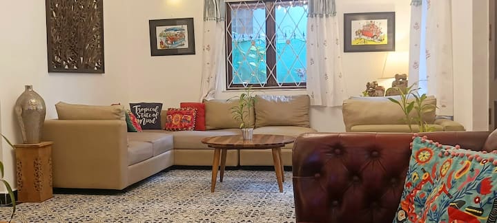 Living room image 2
