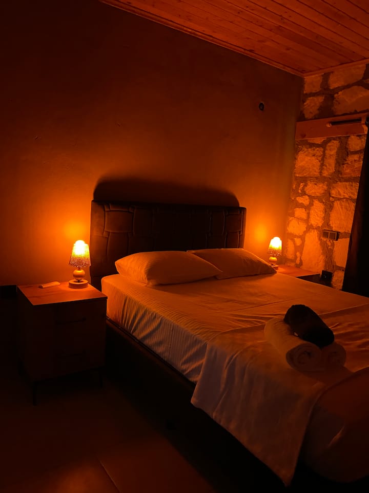 Tam Korunaklı Dublex Taş Villa - Kekova Adası