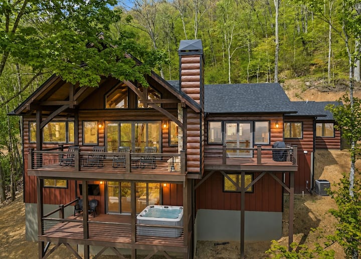 Gold Rain Retreat-newly Built-luxury Cabin! - Waynesville, NC