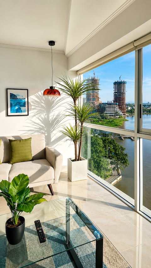 Puerto Santa Ana - Riverfront II P8 Luxury Suite