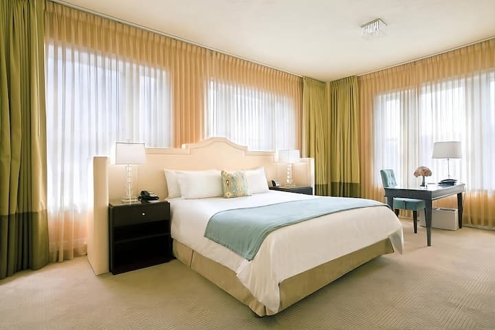 2 Modern Suites | Parking Available | Pets Allowed - Beaverton, OR