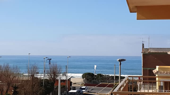 Casa Enea Con Vista Mare, Ottima Posizione Da Roma - Pomezia