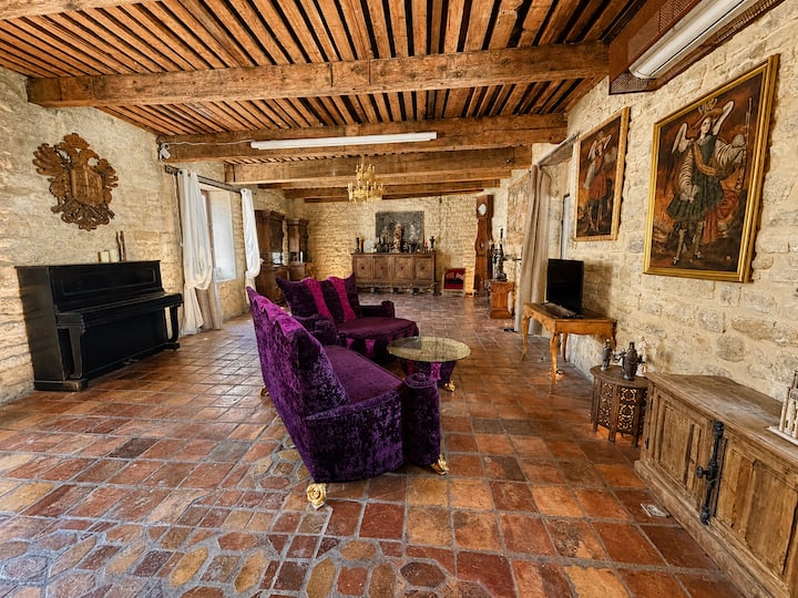 Suite Des Rois-château Vieux D’ancezune Avec Patio - Orange
