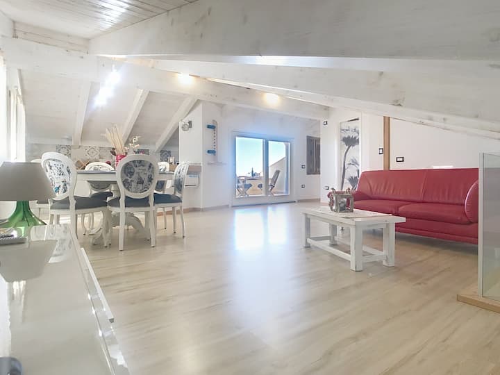 Central Penthouse With Jacuzzi: Walk To Beach - Castelsardo