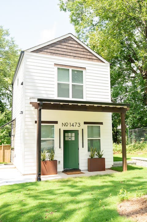Top Airbnb: The Peachy Tiny House in South Atlanta
