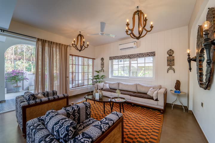 Living room image 4