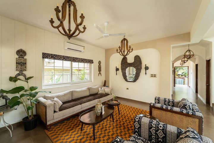 Living room image 3