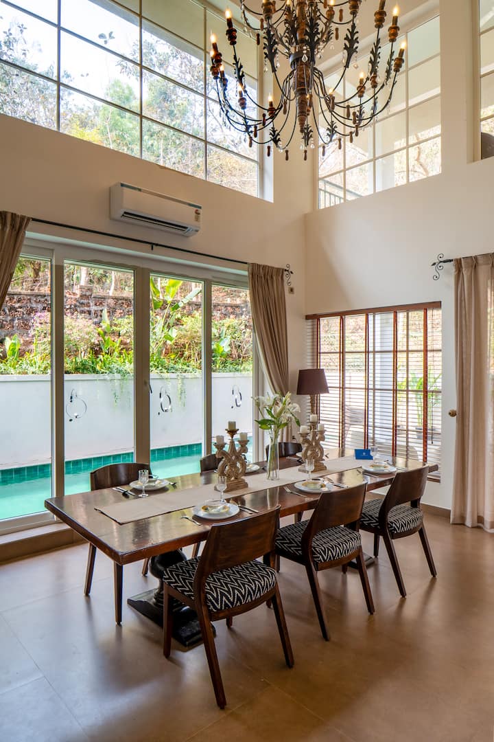 Dining area image 3