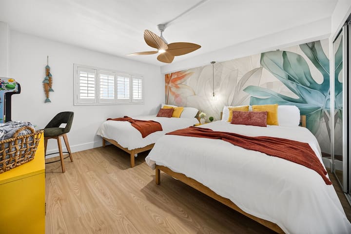 Опуштете се во гостинската соба во The Emerald Lookout од Relax and Renew Rentals, која има 2 брачни кревета (queen-size) со луксузни душеци. Овој стан за одмор во Панама Сити Бич нуди удобност на крајбрежјето, стилски дизајн и совршено место за одмор на зајдисонцето во близина на