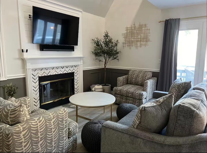 The Luxury Loft Villa - Norwich, CT